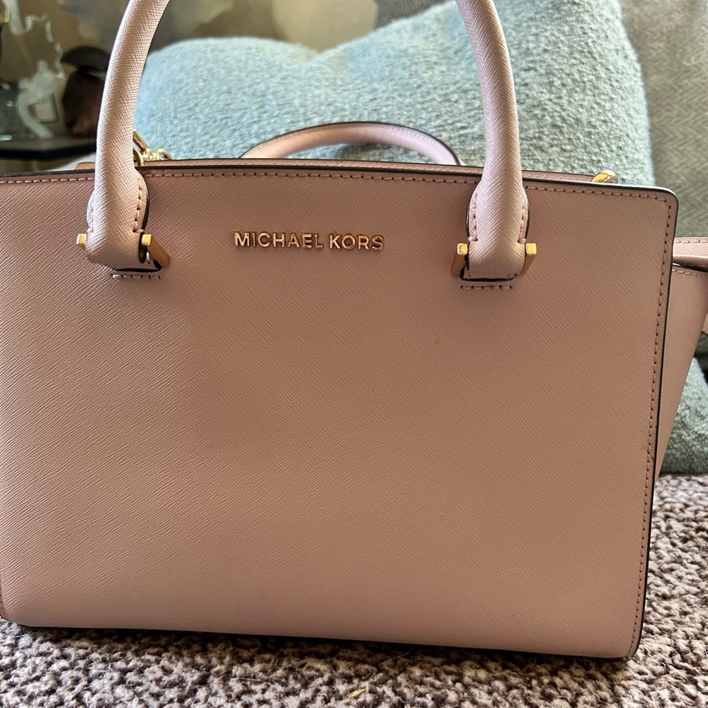 Michael Kors Selma Saffiano Medium Zip Satchel in Blossom
